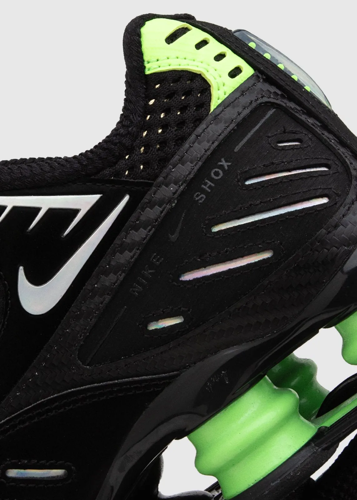 NIKE: WOMEN'S SHOX ENIGMA [BLACK/GREEN]
